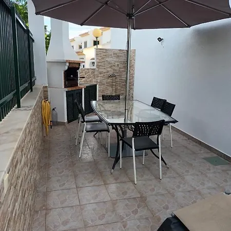 Vivenda Ferias בית נופש *